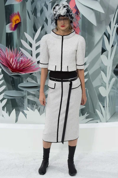 Look 11